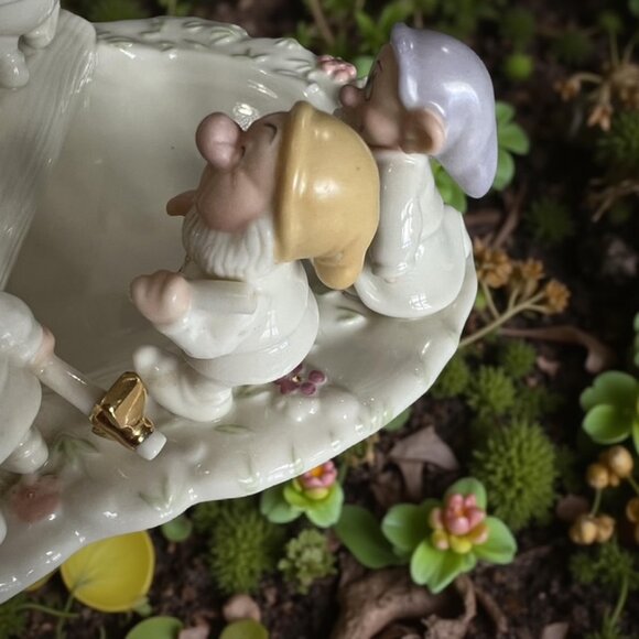 Lenox Disney Heigh - Ho Candy Dish Fine China Seven 7 Dwarfs in Snow White Movie - Picture 13 of 13